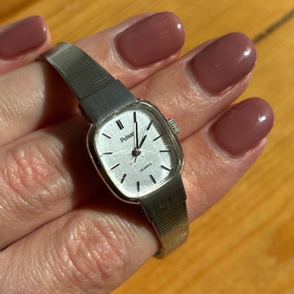 Vintage Pulsar Women’s Silver Quarts Stainless Steel Back Watch Y481-5820 untest